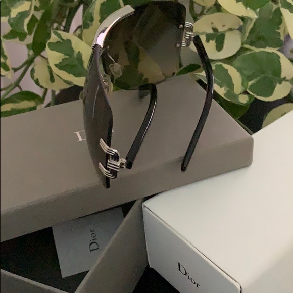 DIOR SUNGLASSES - Picture 3 of 3